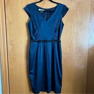 Kay Unger size 6 blue sateen cap sleeve dress